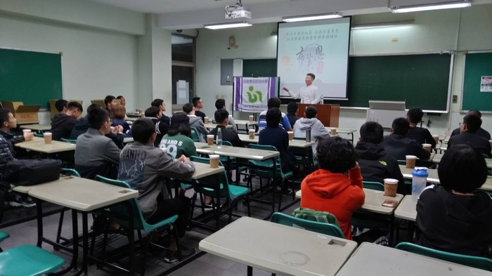 布萊恩紅茶店長蒞校演講圖片